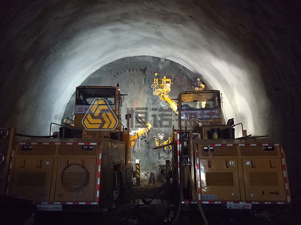 三臂鑿巖臺車 三臂鑿巖臺車