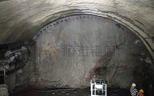 玉磨鐵路勐養隧道管棚支護項目